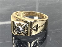 Mens 14 karat Gold Ring with Diamond, 7.1 dwt