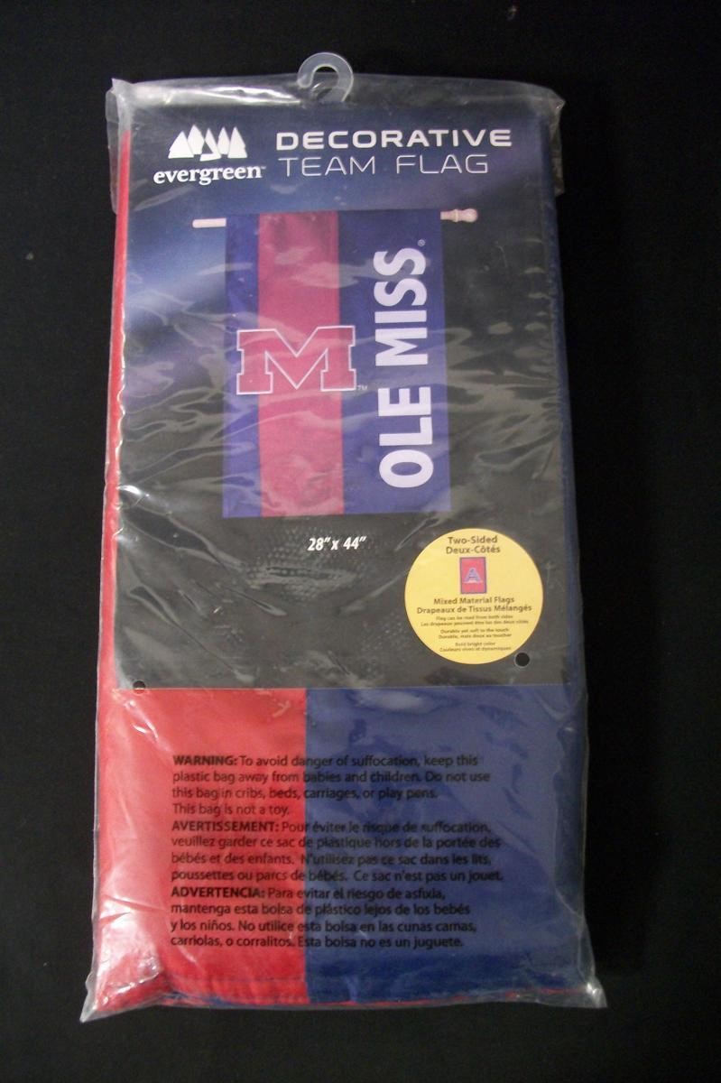 OLE MISS UNIVERSITY TEAM FLAG 28X44 NEW