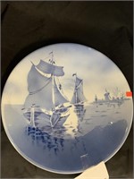 12 “ BLUE & WHITE SHIPS CHARGER