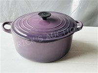 LeCreuset 5 qt. #26 dutch oven - purple
