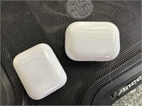 Police Auction: 2 Pair - Apple Airpods