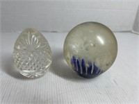 2 paper weights