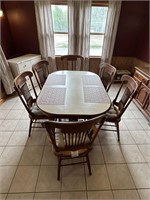 Dinning Table and chairs and 2 leaves