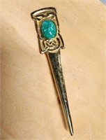 VTG  BROOCH WITH GREEN STONE