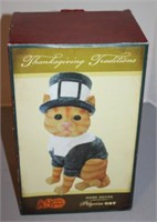 CRACKER BARREL PILGRIM CAT FIGURE IN BOX