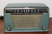 Silvertone Model 8005 Tube Radio
