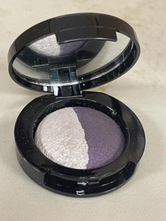 RTW BAKED EYESHADOW ISLAND ORCHID/ SHELL