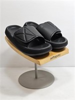 BRAND NEW - MENS SANDALS - SIZE 7 1/2
