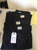4 pairs men's pants (W38"; L XL) (appear new)