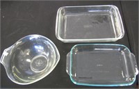 Pyrex Measuring Bowl + Bake Pans