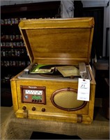 Wilcox Gay 6B30 REC Table Top Radio / Restored