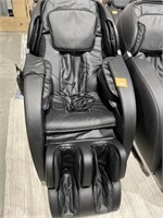 INSIGNIA MASSAGE CHAIR RETAIL $2,500