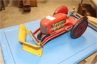 LATE 40' EARLY 50'S MARX TIN LITHO TRACTOR