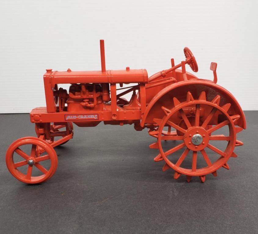 MODEL ALLIS-CHALMERS TRACTOR