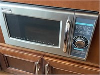 SOLD - Sharp Model 1000 W/R 21LCF Microwave