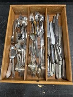 LARGE LOT OF MISMATCHED SILVERPLATE FLATWARE