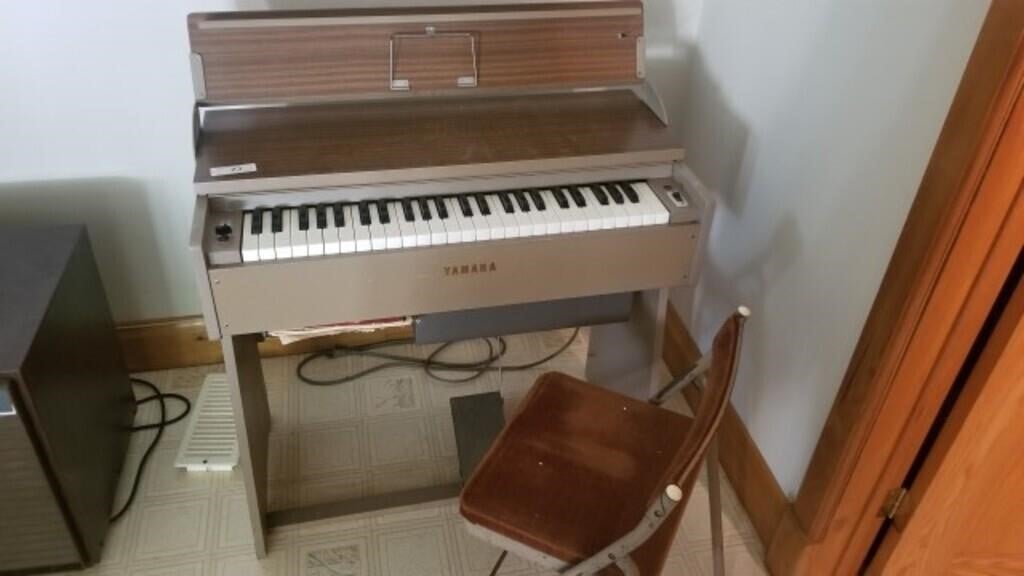Vintage Yamaha Organ & Stool