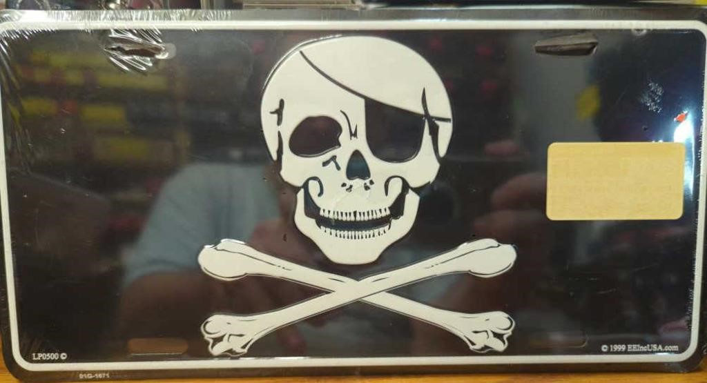 Skull crossbones USA made vanity license plate