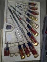 11 Craftsman screwdrivers