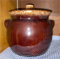 Vtg Hull Brown Drip Pottery Bean Pot w/Lid