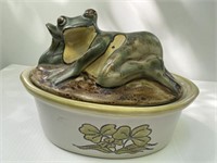 Vtg Louisville Kentucky Stoneware Frog Casserole