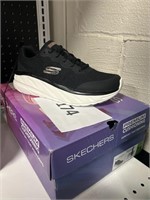 Skechers ladies sneaker 7.5