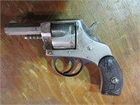 H&R YOUNG AMERICA D/A REVOLVER IN 32 S&W