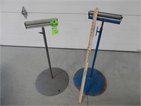 Pair of roller stands with adjustable height