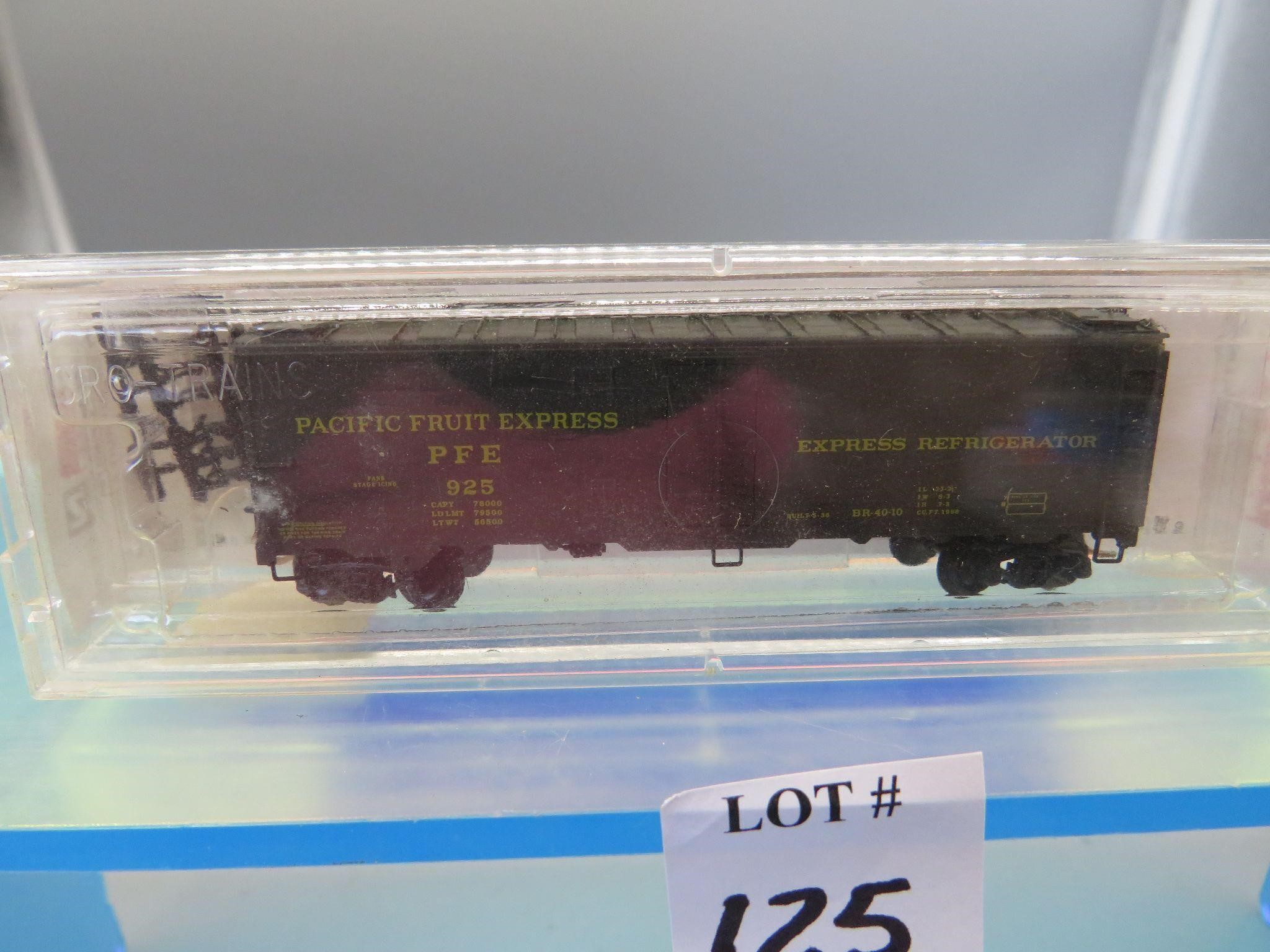 N Micro Trains Reefer Pacific Fruit Express 59510