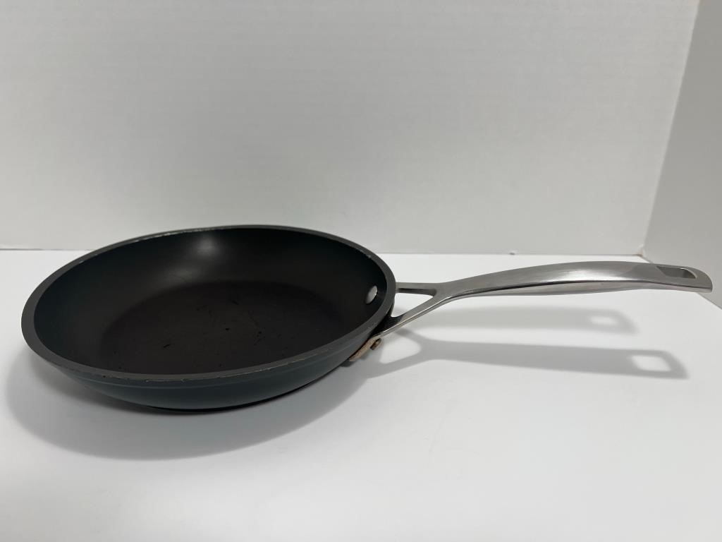 Le Creuset Nonstick Fry Pan 8 in