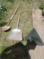 Scoop Shovel, Leaf Rake, Pointed Nose Shovel,