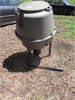 Moultrie deer feeder - legs missing