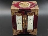 Beautiful hand made Chinese jewelry box in the sha