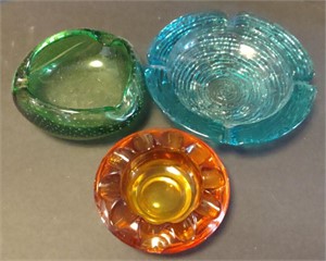 Colored Glass Ashtrays, Largest 6" *Bidding 1xqty