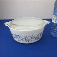 Pyrex #472 Casserole Dish & Lid Colonial Mist