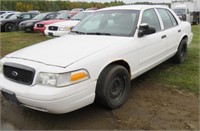 2011 Ford Crown Vic White 110243 miles