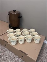 OFFSITE MELFORT: 12 cup coffee maker & mugs