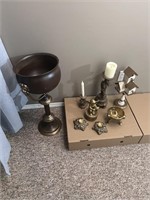 OFFSITE MELFORT: Plant stand, candle holders