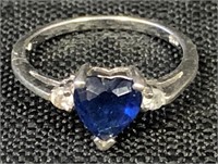PRETTY STERLING SILVER RING WITH SAPPHIRE