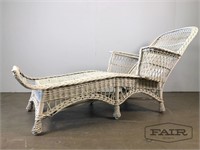 Antique wicker chase lounge