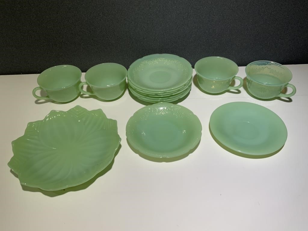 14 VTG Jadeite Fire King Oven Glass Pieces
