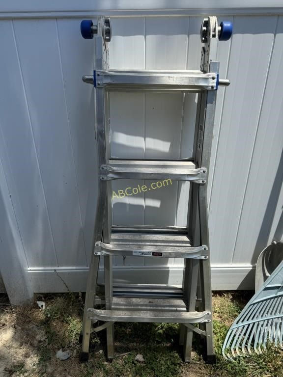 Werner 300lb capacity 17' extension ladder,