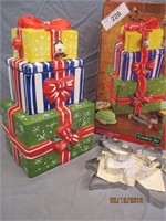 02 Christmas Gift Cookie Jar w/ 4 Cookie Cutters &