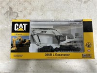 Cat 1:50 scale excavator