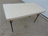 4 foot folding table. nice shape