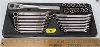 Craftsman wrench & socket set