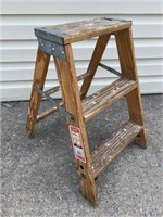 Wooden 2-step Step Ladder