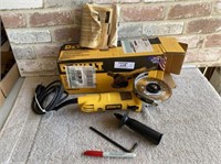 DEWALT SMALL ANGLE GRINDER WITH 1 TOUCH GUARD