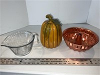 Pampered Chef measuring bowl pumpkin Bundt pan