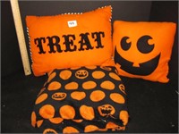 Amazing Halloween Blanket and Pillows